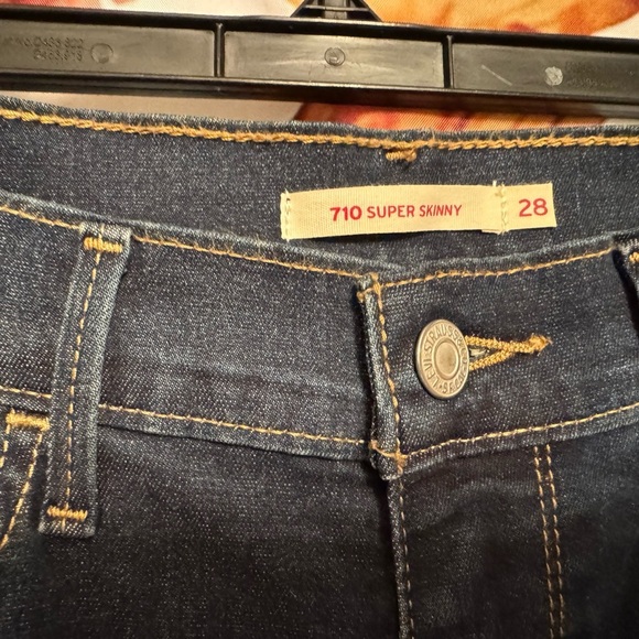 Levi's Women's 710 Super Skinny Jeans - Picture 4 of 10